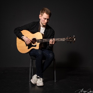 Jamie Felton Singer & (Fingerstyle) Guitarist