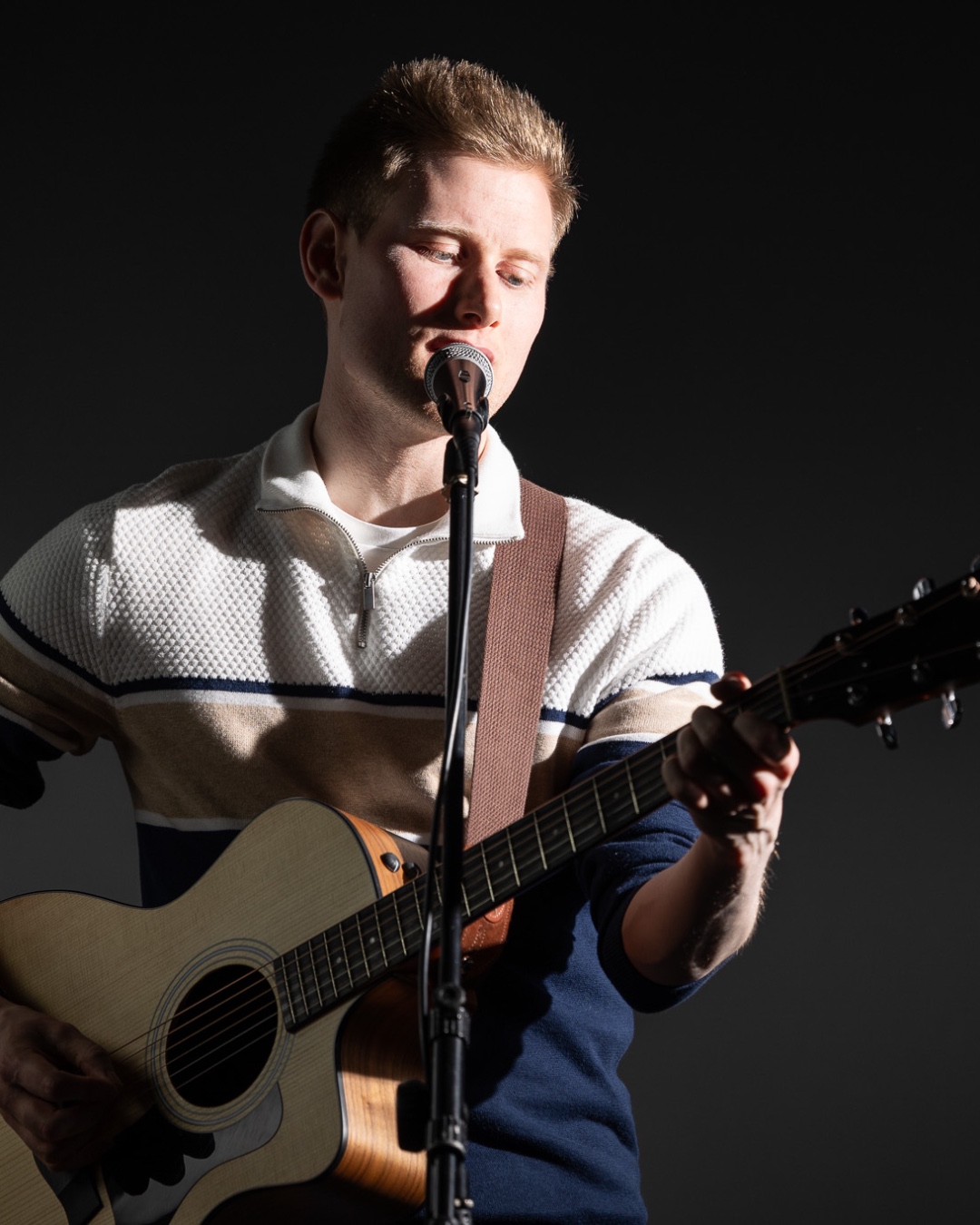 Jamie Felton Singer & (Fingerstyle) Guitarist gallery